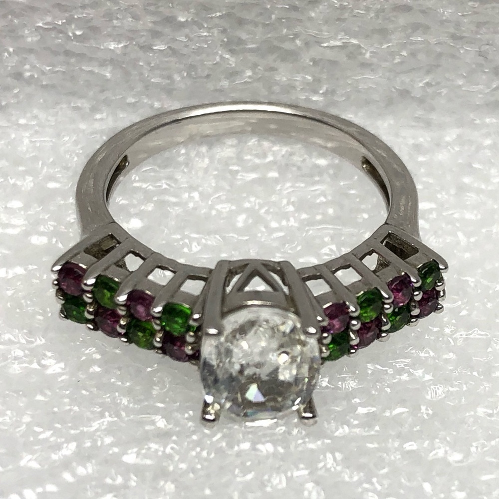 White Topaz Ring Green & Purple Secondary Stones - Picture 3 of 11